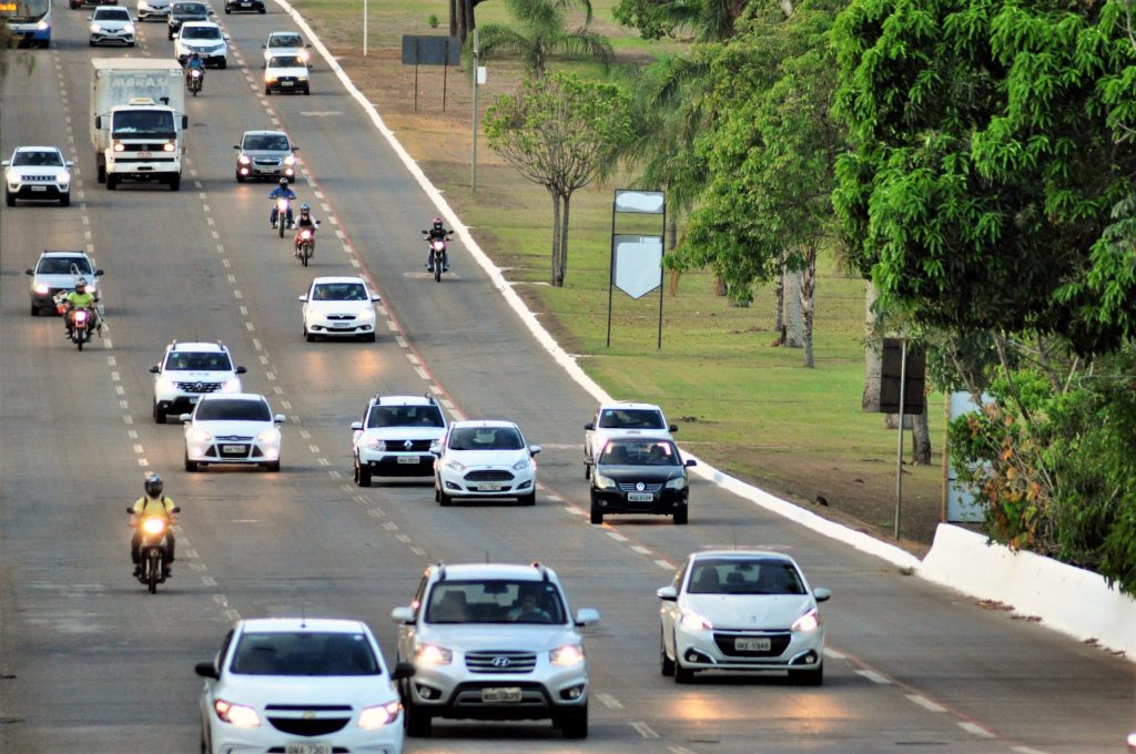 Motoristas com IPVA atrasado podem regularizar documento com descontos de até 95% nos juros