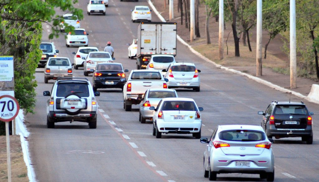 Prefeitura faz operação contra o transporte clandestino de passageiros em Palmas