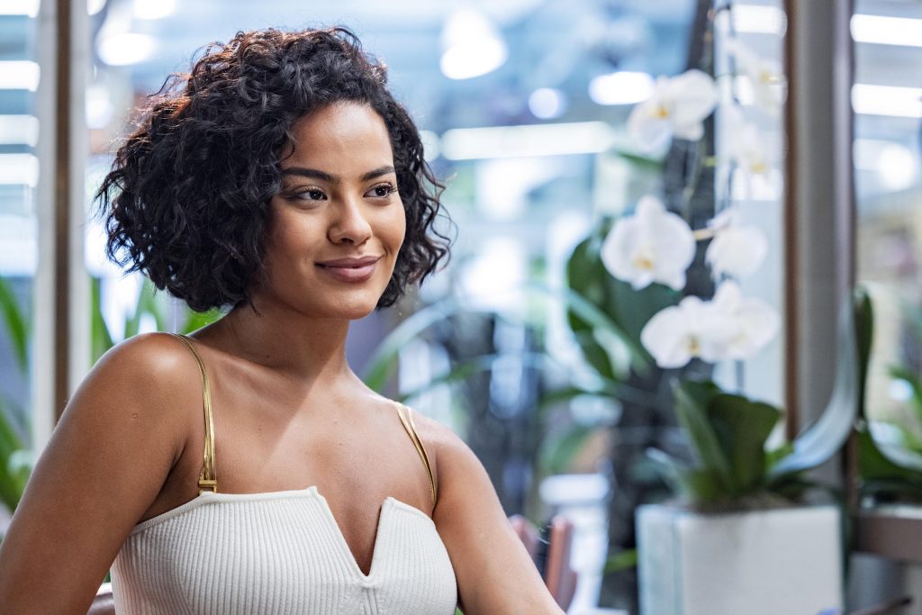 Como cabelo de Maria de Fátima rejeitou racismo e virou febre entre cacheadas após ‘Vale Tudo’