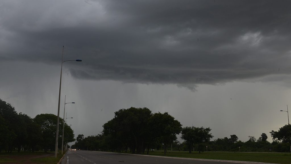 Tocantins tem dois alertas de chuvas intensas para o final de semana; veja como fica o tempo
