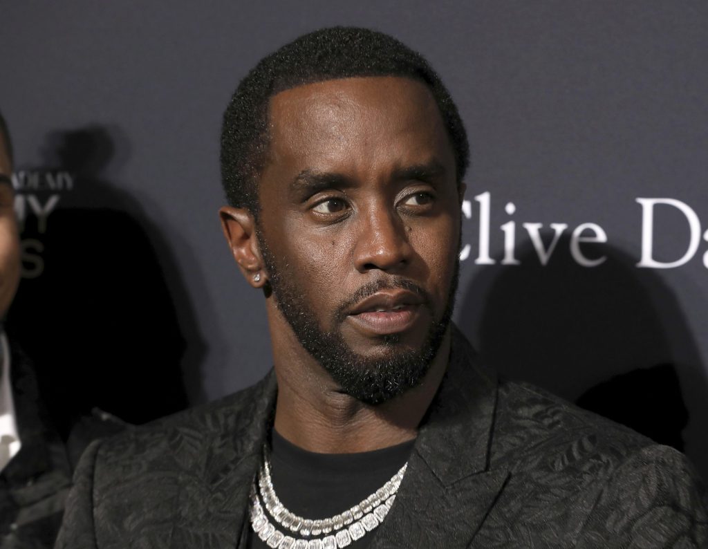 ‘Diddy’ Combs aparece quase irreconhecível em imagem feita dias após transferência de prisão