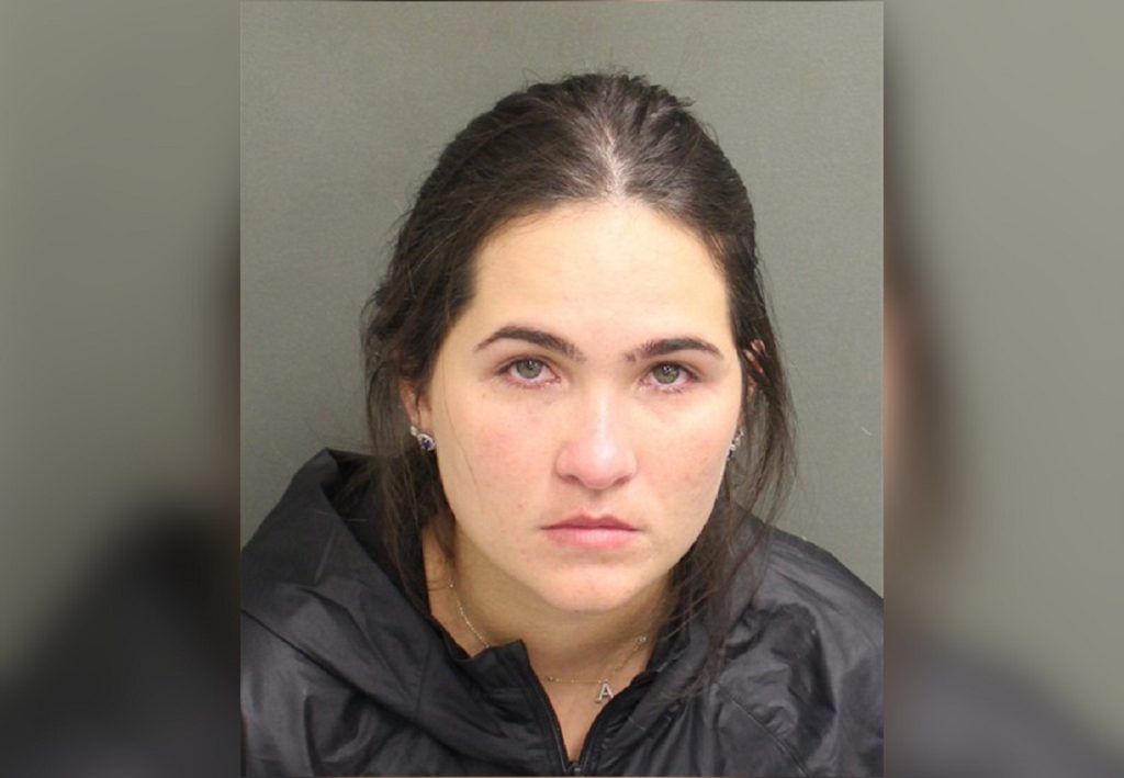 Mulher de sertanejo Henrique foi abordada e presa pela polícia dos EUA após dirigir sobre a linha pontilhada e em duas pistas
