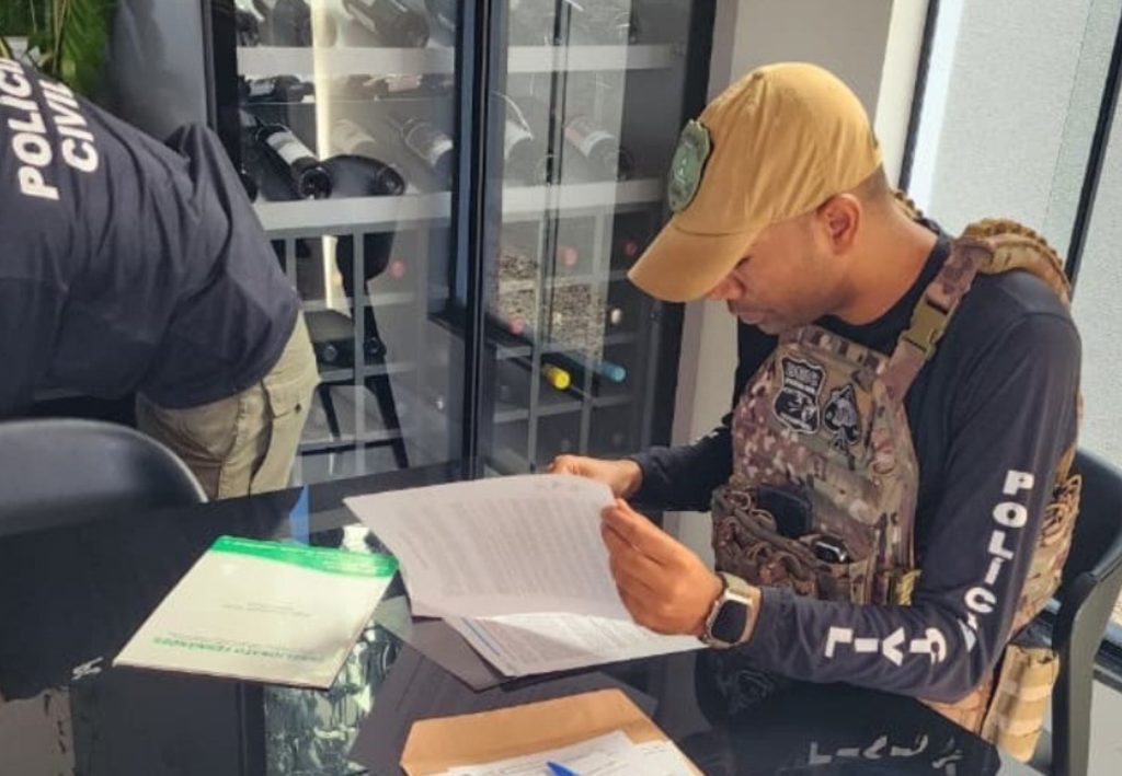 Operação investiga ex-representante comercial e advogada por suposta fraude que causou prejuízo de R$ 2,5 milhões à indústria do agro