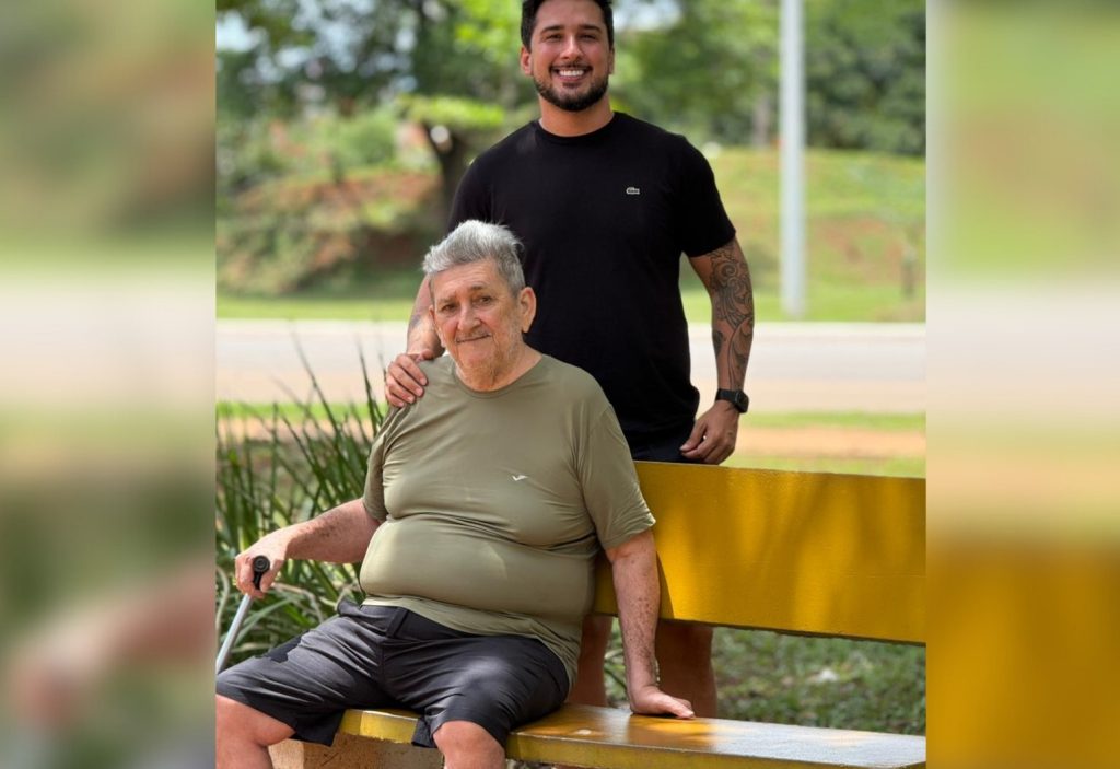 Pai de influenciador chega ao 10º dia na UTI em estado grave: ‘É uma roda-gigante’, desabafa filho
