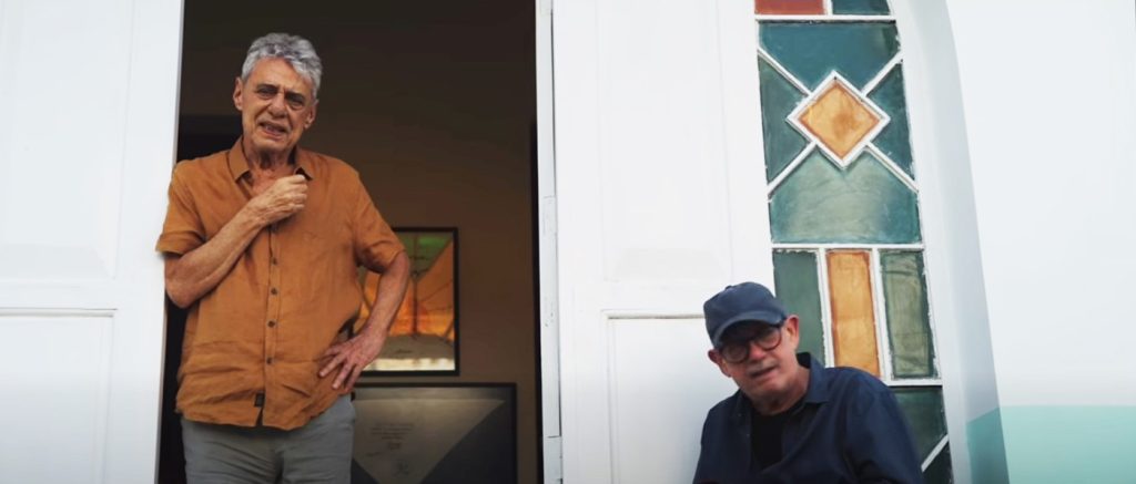 Chico Buarque canta a resiliência em single com Silvio Rodríguez