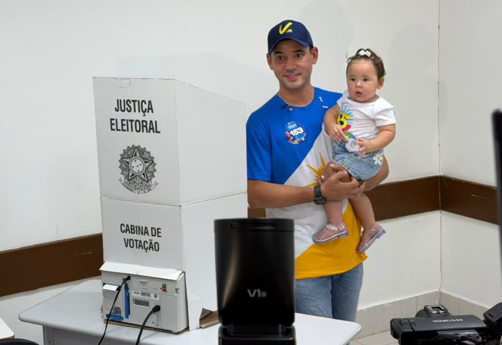 Vicentinho Júnior (PSDB) vota em Palmas